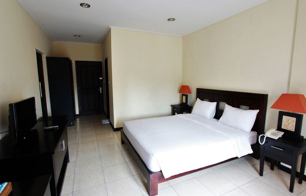 Hotel Intansari เดนปาซาร์ ภายนอก รูปภาพ