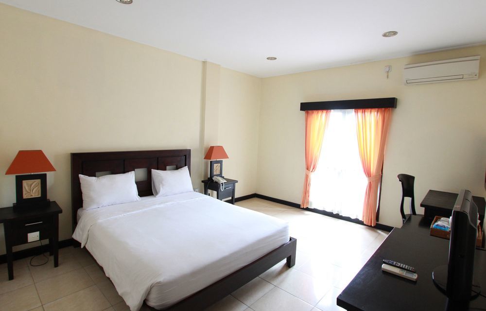 Hotel Intansari เดนปาซาร์ ภายนอก รูปภาพ