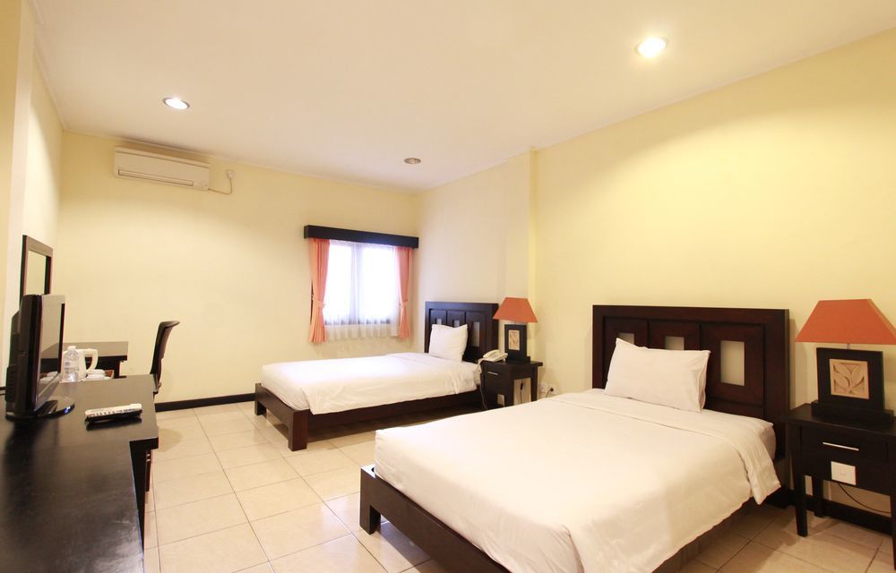 Hotel Intansari เดนปาซาร์ ภายนอก รูปภาพ
