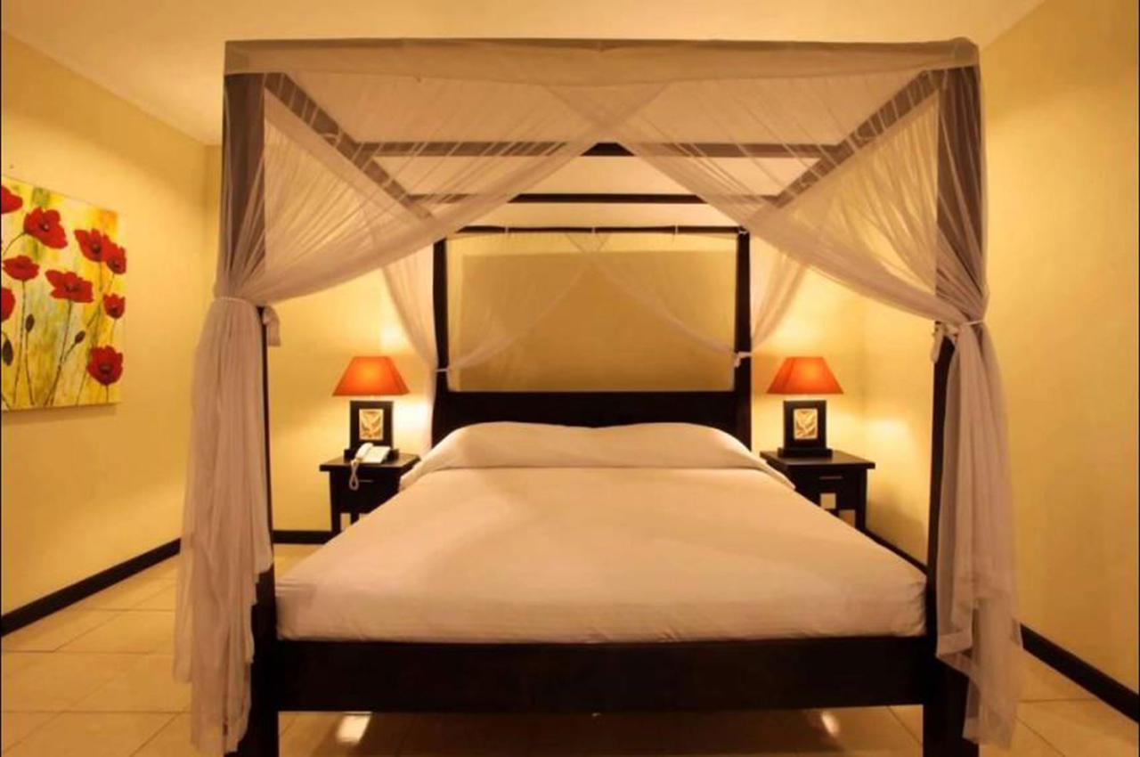 Hotel Intansari เดนปาซาร์ ภายนอก รูปภาพ