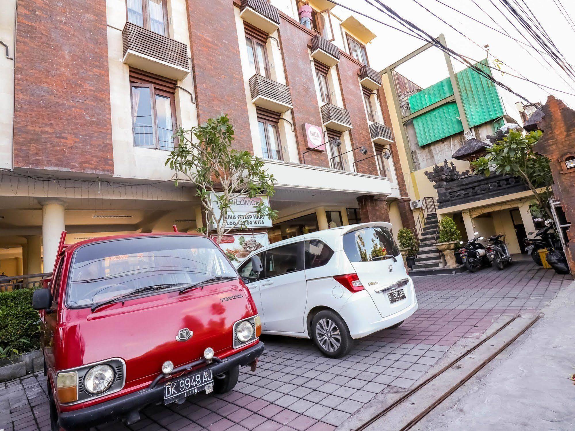 Hotel Intansari เดนปาซาร์ ภายนอก รูปภาพ