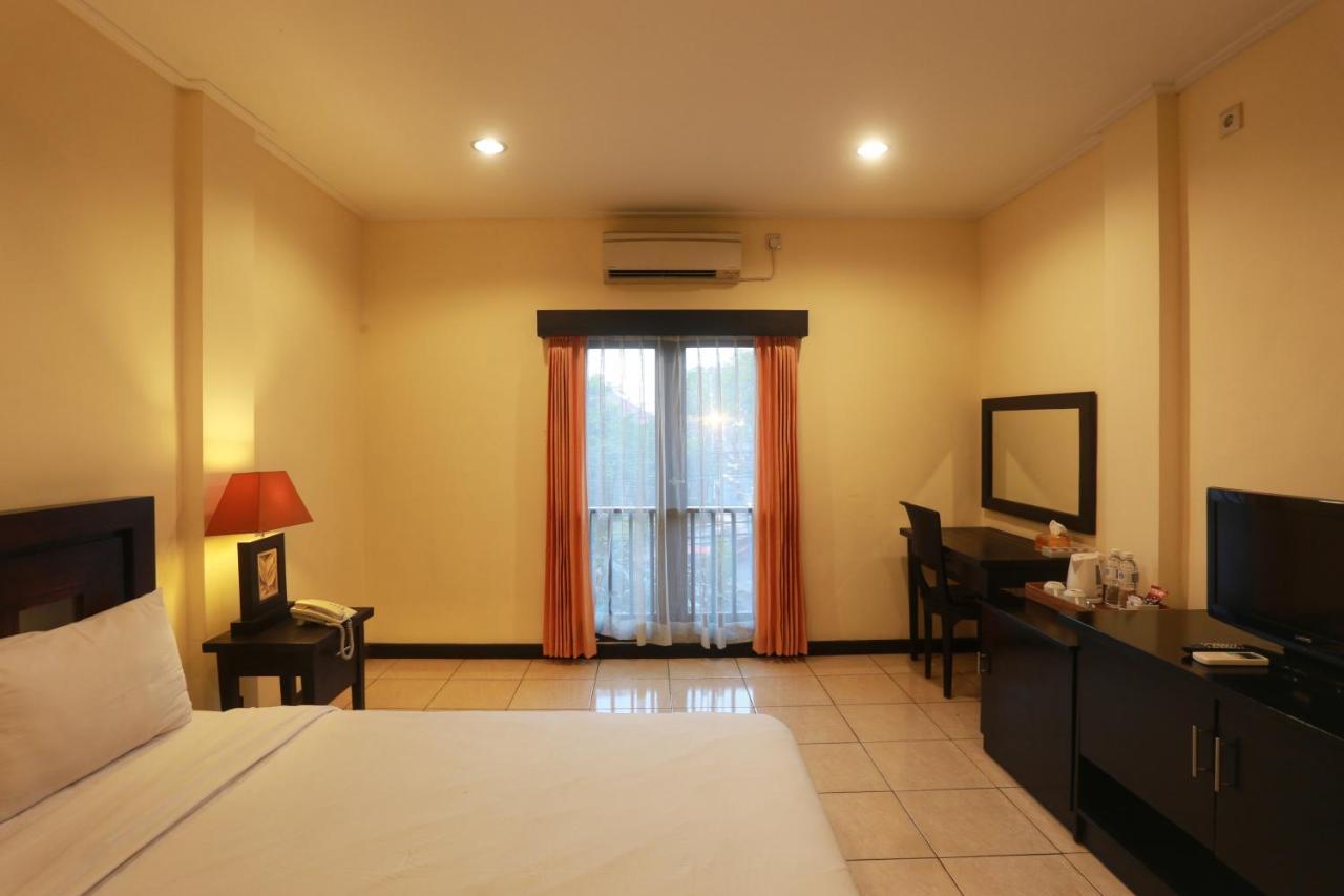 Hotel Intansari เดนปาซาร์ ภายนอก รูปภาพ